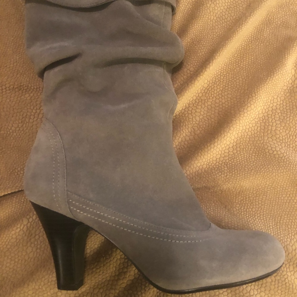 Stand-out high heel boots!!